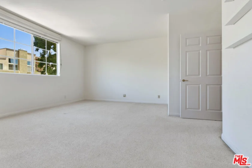 14570 Benefit Street #201 photo 27