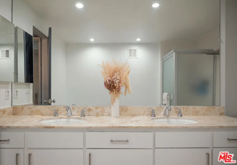 7259 Hillside Avenue #202 photo 6