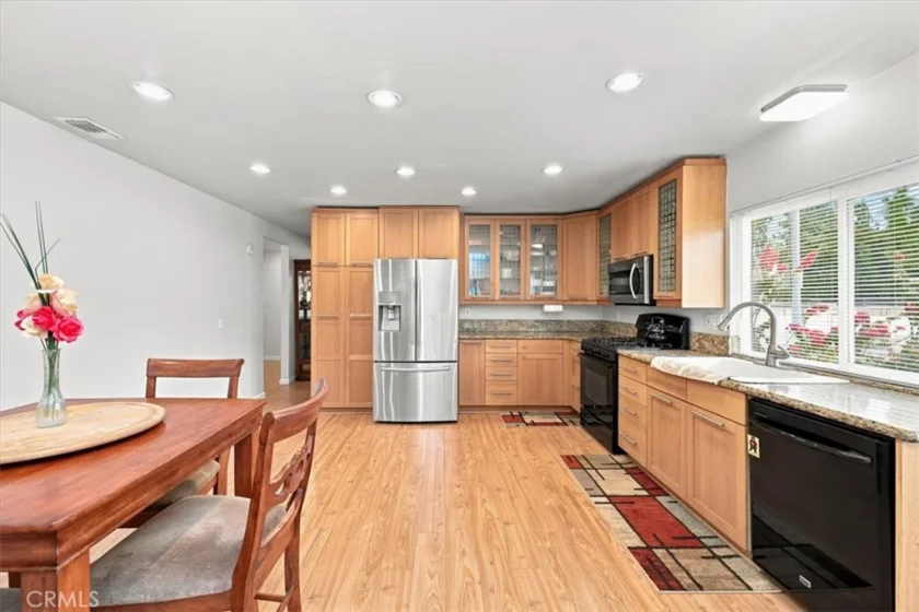 1304 Camelot Drive photo 19