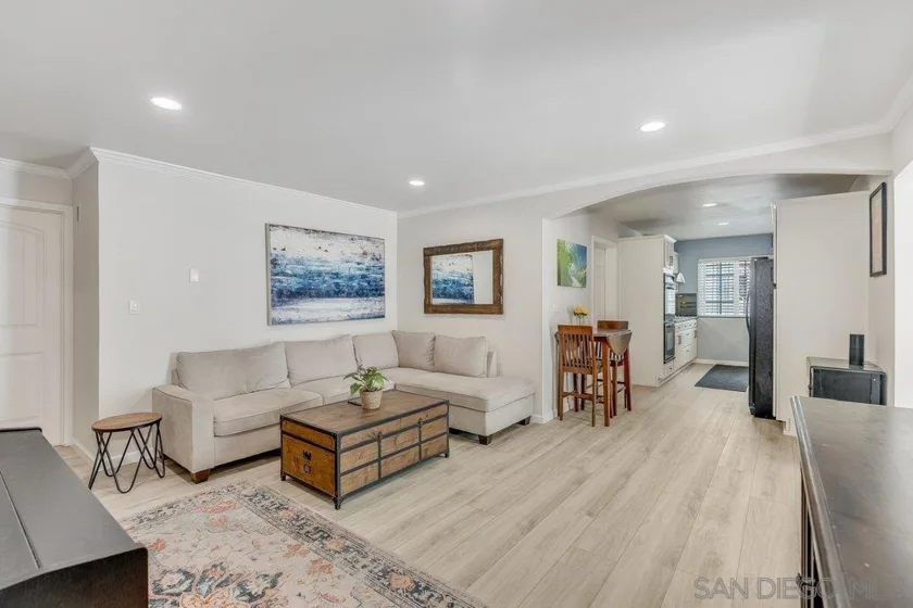711 Island Court #B photo 27