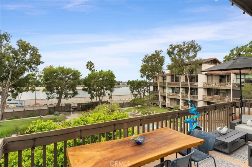 6326 Marina Pacifica Dr S photo 1