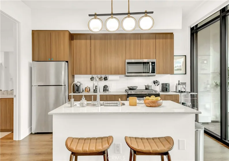 709 E Walnut Street #415 photo 23
