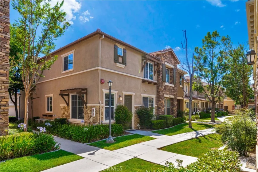 30505 Canyon Hills #1106 photo 1