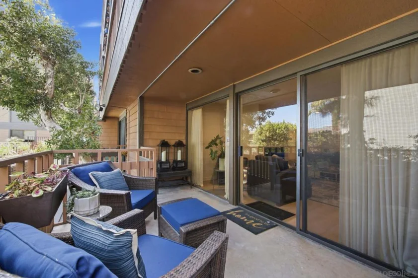 2928 Lawrence photo 38