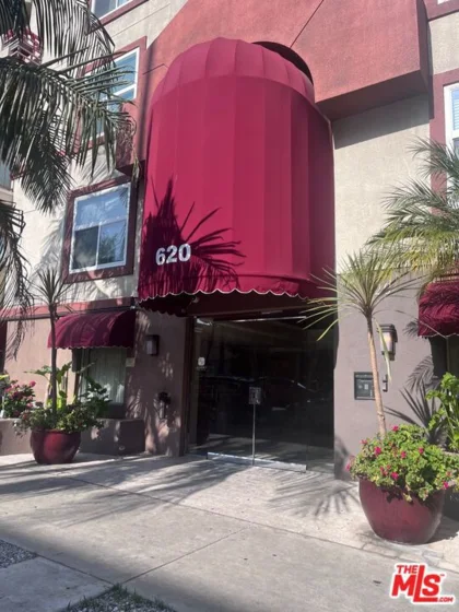 620 S Gramercy Place #339 photo 2