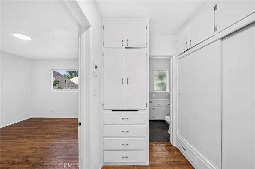 728 Cedar photo 16