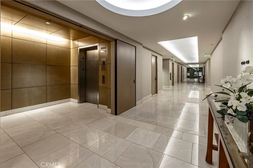 345 E Colorado Boulevard #404 photo 52