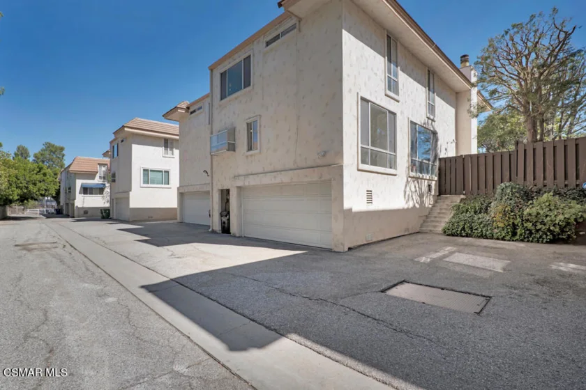 23767 Burbank Boulevard photo 36