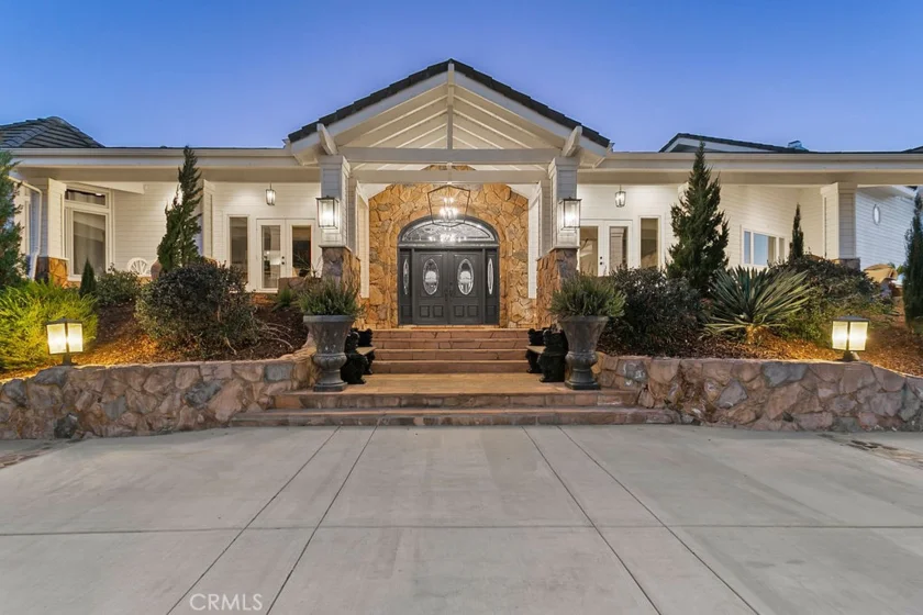 40075 Avenida La Cresta photo 1