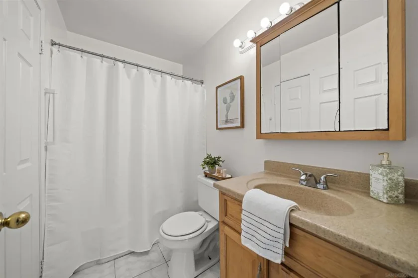 1725 Regency Way #C photo 10