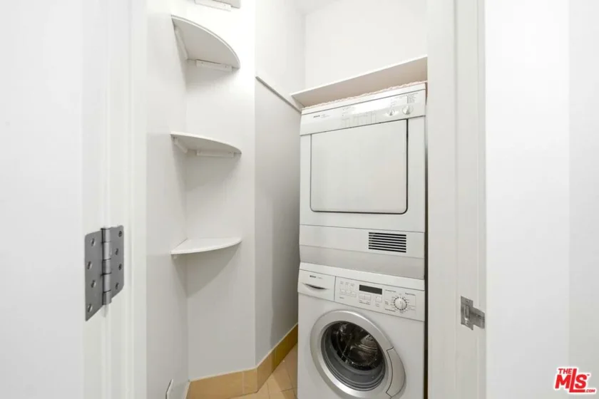 3810 Wilshire Boulevard #605 photo 21