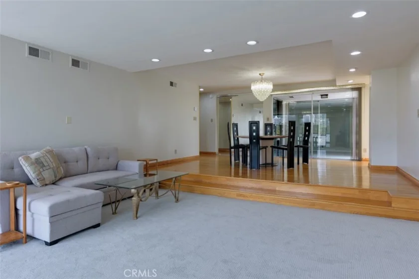 441 N Oakhurst #604 photo 6