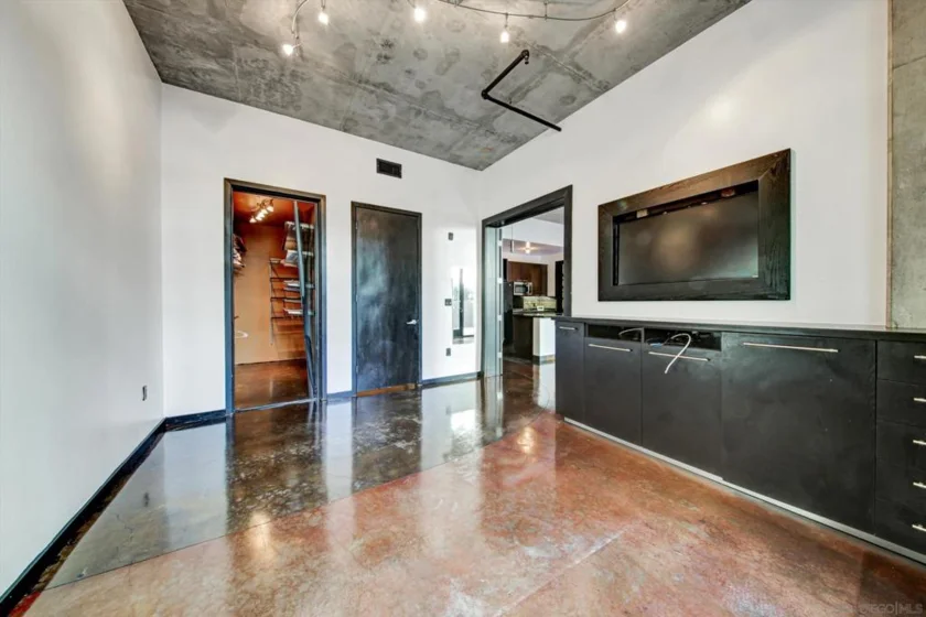 1050 Island #211 photo 25