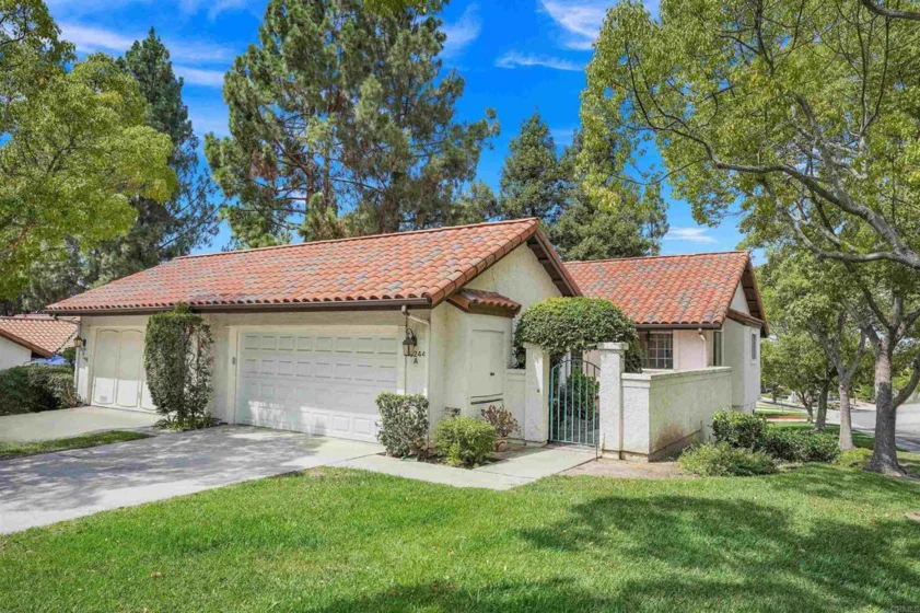 16244 Avenida Venusto #A photo 1