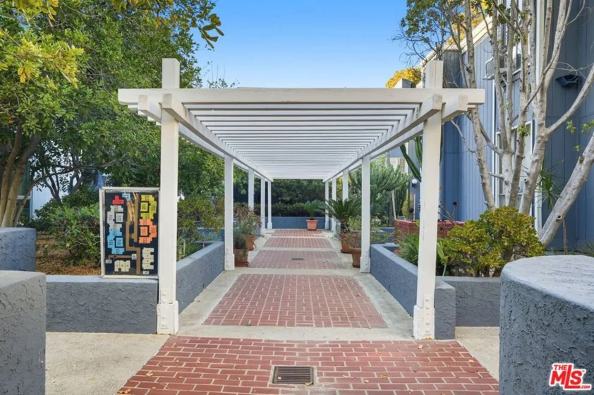 17711 Margate Street #211 photo 36