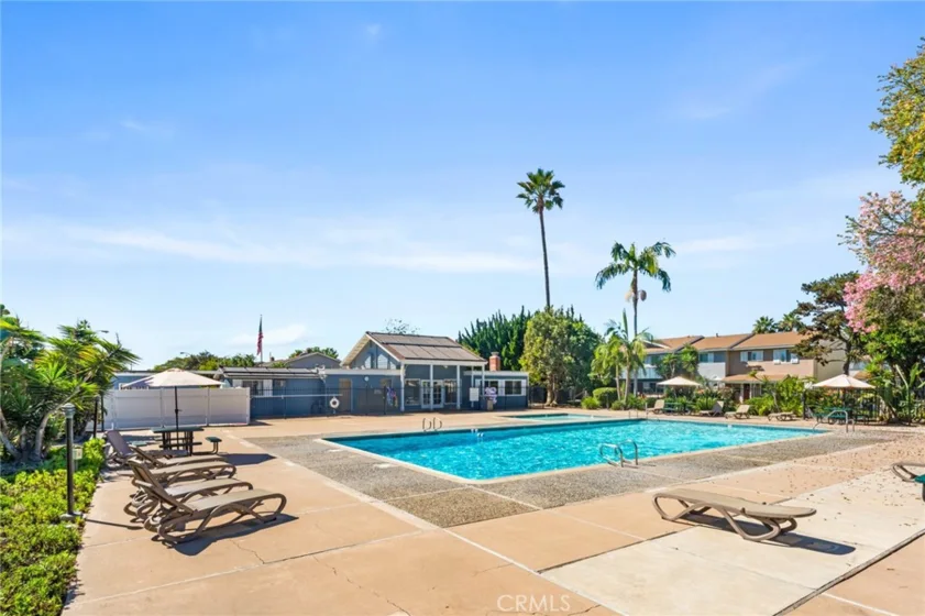 10203 Holburn photo 12