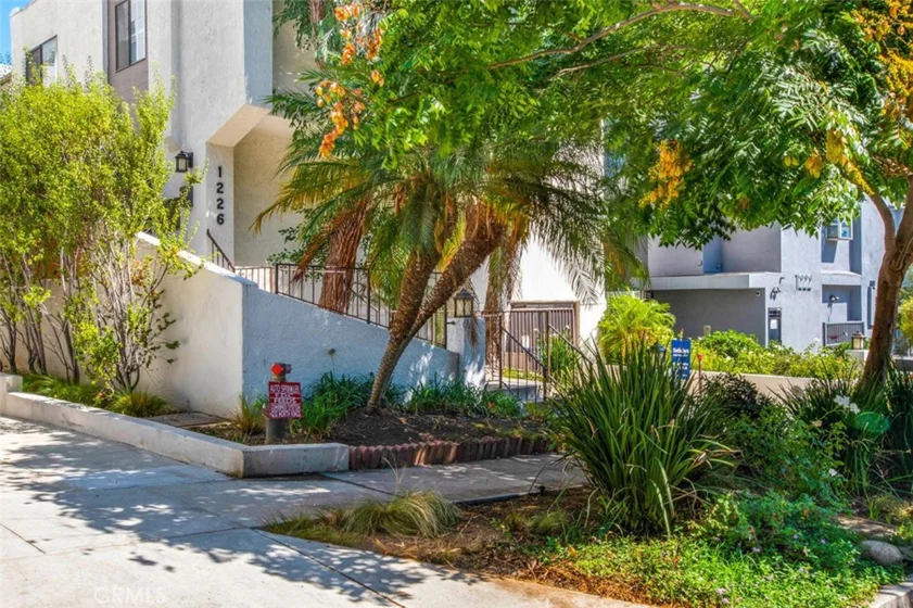 1226 N Kings Road #1 photo 1