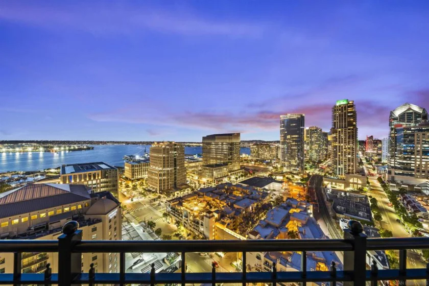700 W Harbor #2501 photo 10