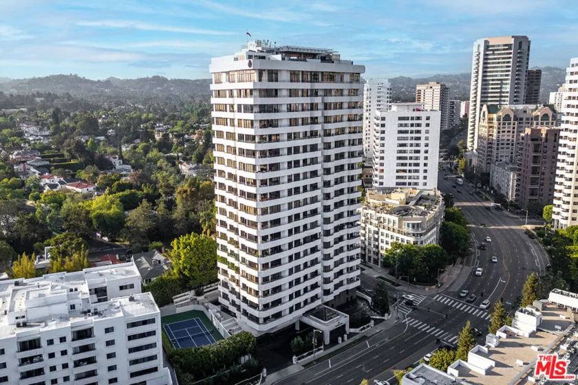 10601 Wilshire Boulevard #403 photo 1