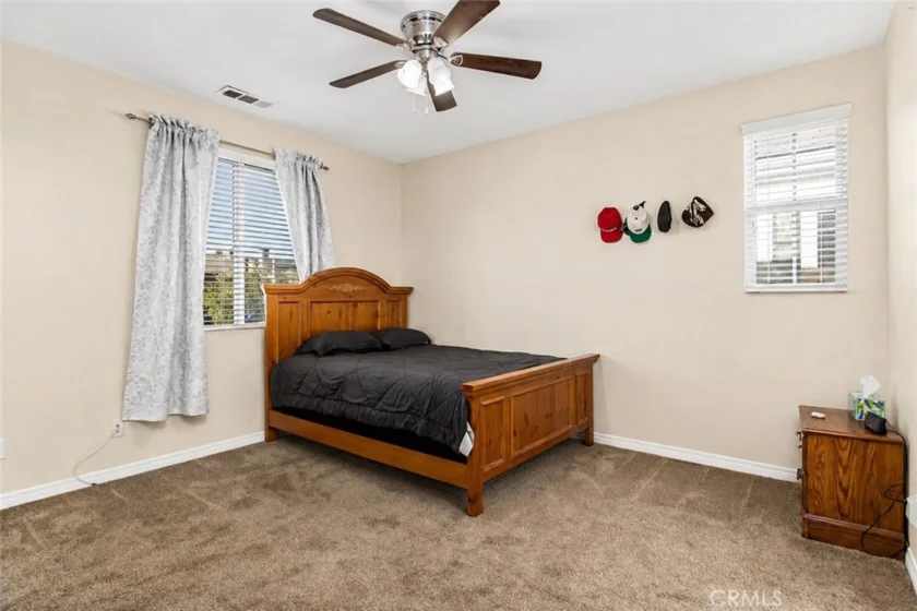 22862 Montanya photo 22