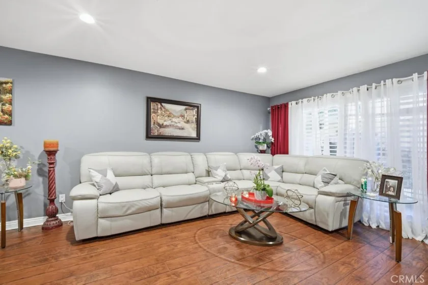 1236 N Columbus #11 photo 6