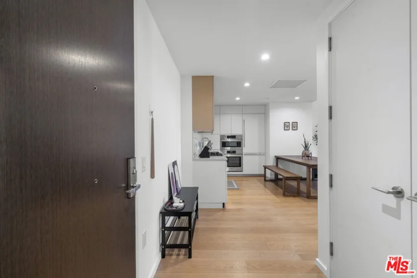 877 Francisco Street #1116 photo 15