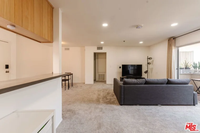 1731 Barry Avenue #214 photo 26