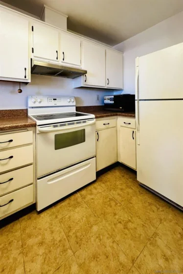3254 Ashford Street #H photo 34
