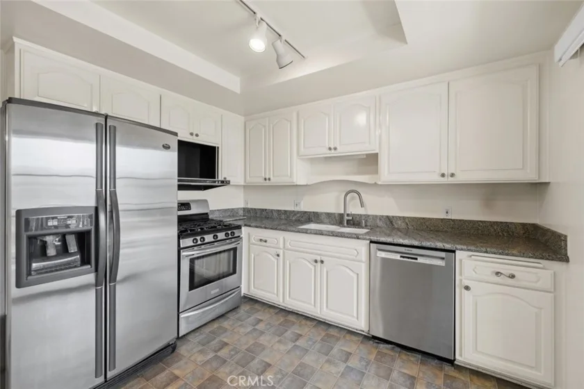 11127 La Maida #10 photo 5
