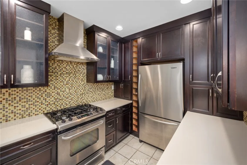 520 S Barrington Avenue #116 photo 14