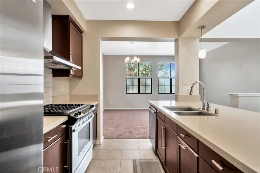 563 W Maple Avenue photo 9