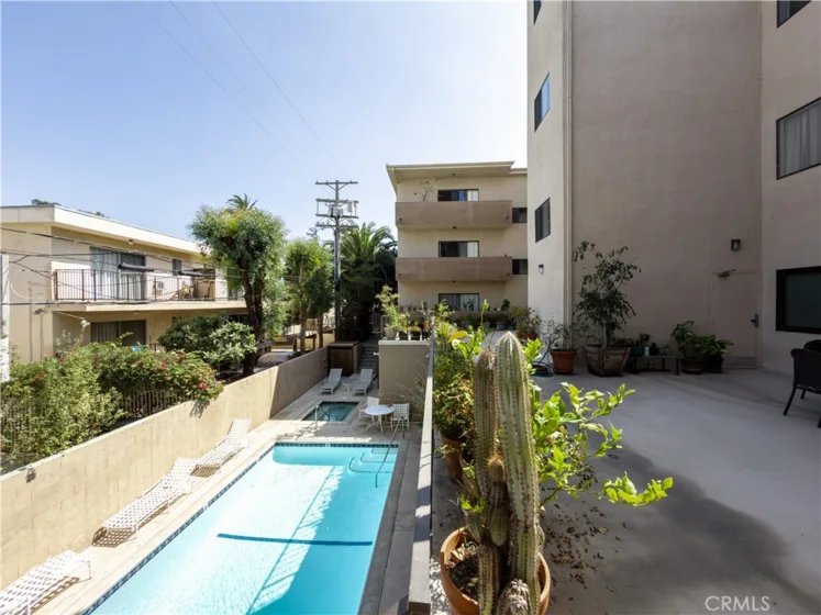 1944 Glendon Avenue #209 photo 56