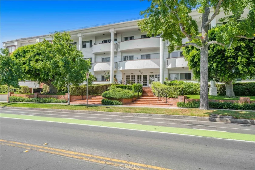 521 Montana Avenue #211 photo 25