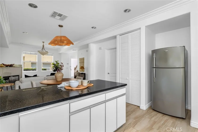 431 N Los Robles Avenue #2 photo 13