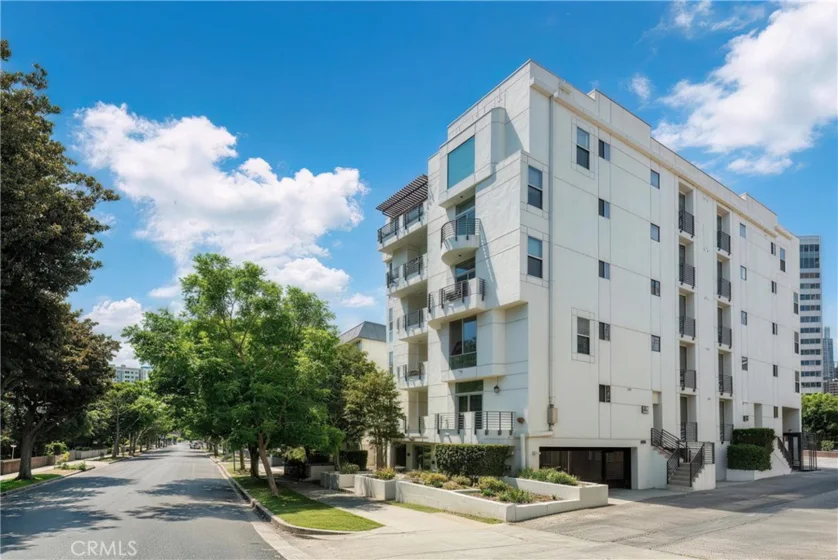 10911 Wellworth #1A photo 3