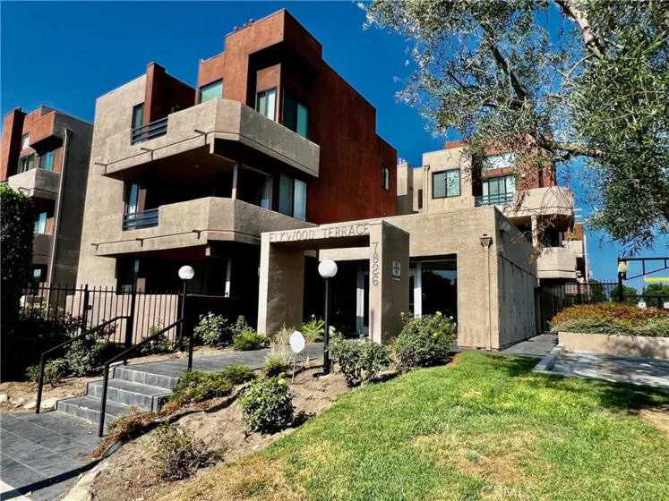 7826 Topanga Canyon Boulevard #101 photo 1