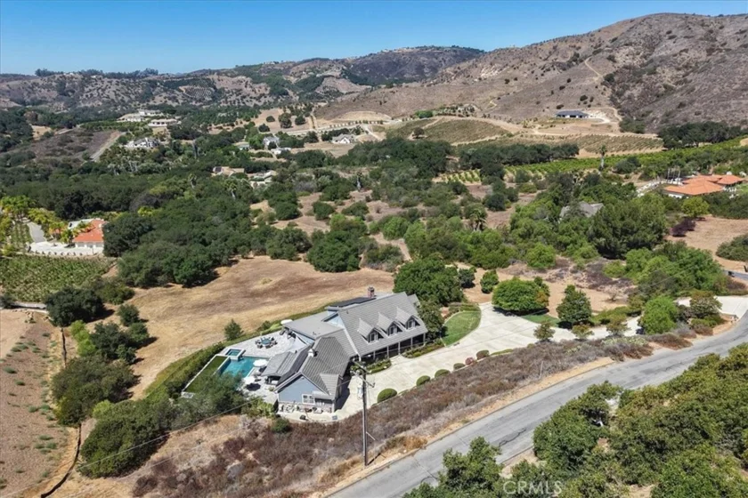 45091 Calle Cuesta photo 4