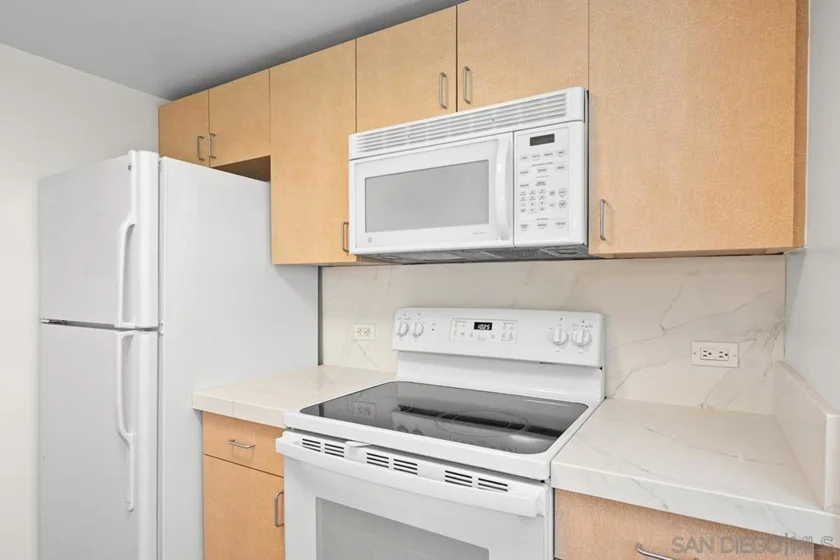 425 W Beech Street #721 photo 7