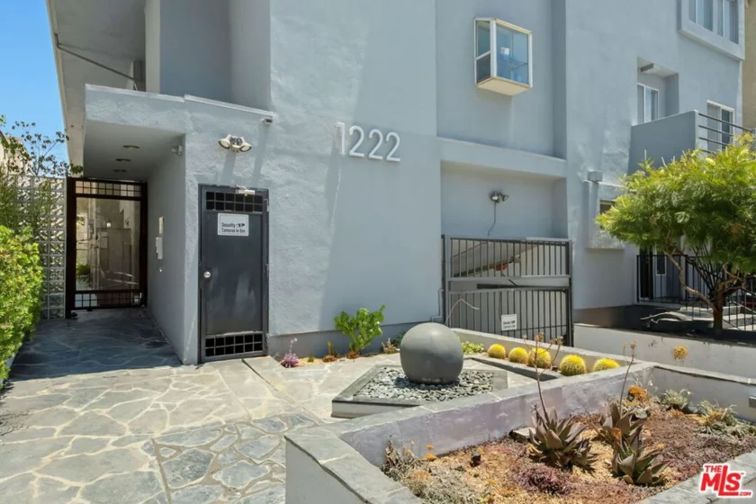1222 N Kings Road #8 photo 7