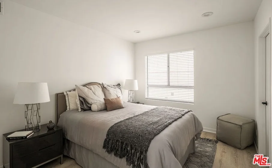 1617 S Beverly Glen Boulevard #404 photo 9