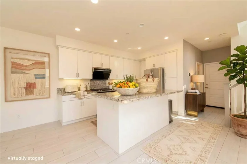 192 Finch photo 8