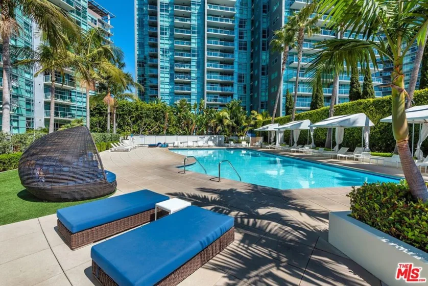 13700 Marina Pointe Drive #1620 photo 66