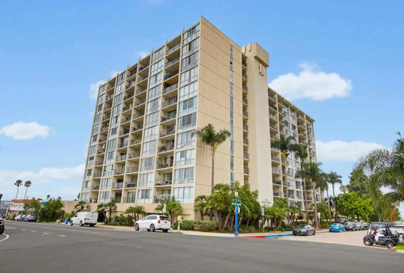 4944 Cass Street #909 photo 23