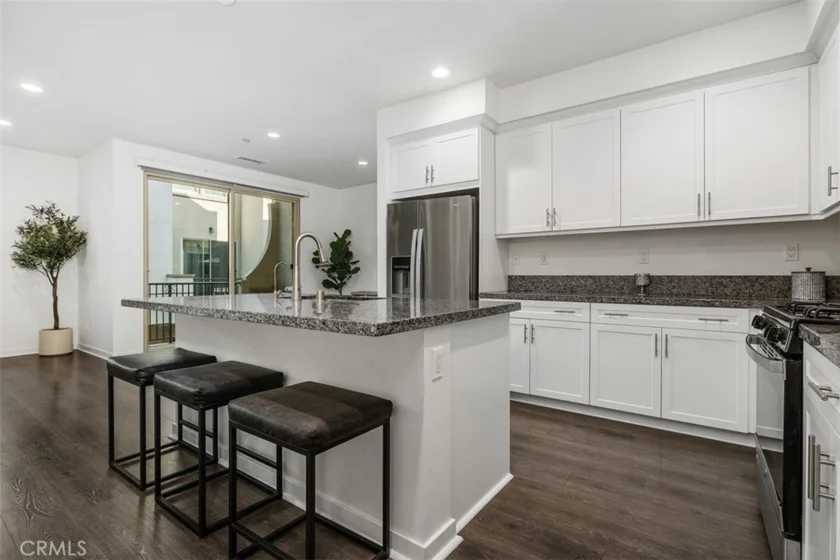 344 Stillwater Court photo 4