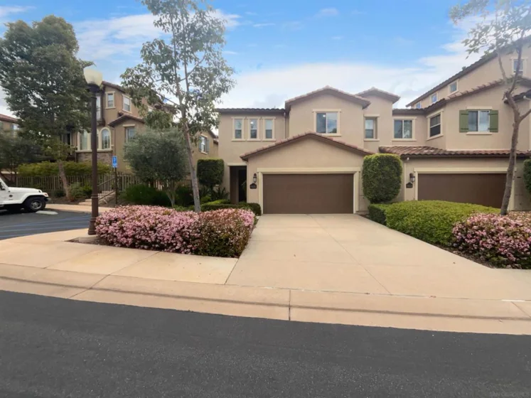8425 Christopher Ridge Terrace photo 1