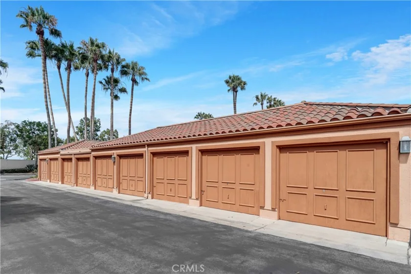 366 Villa Point photo 42