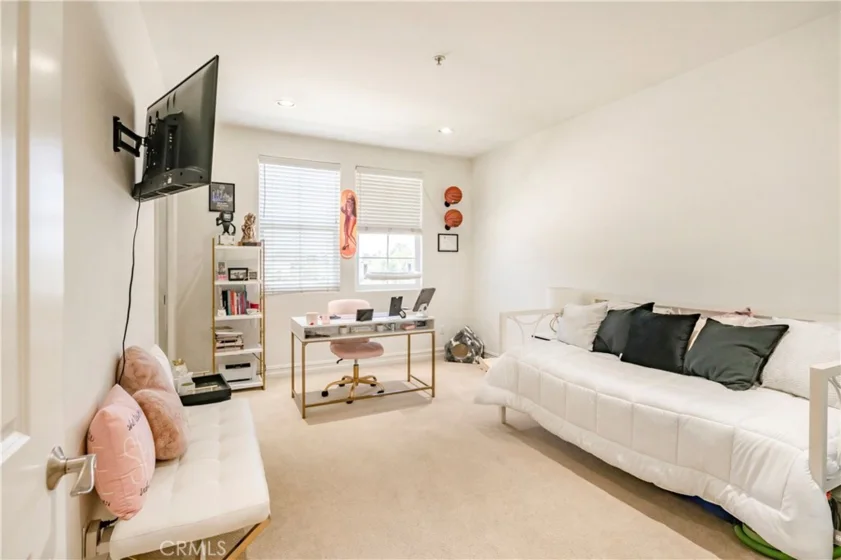 14242 Burbank #307 photo 22