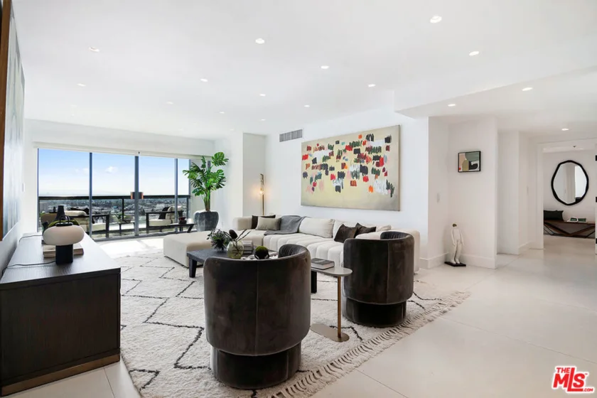 10724 Wilshire Boulevard #1210 photo 1