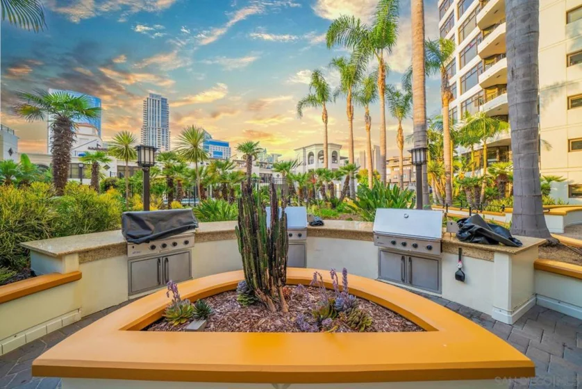 700 W Harbor #2501 photo 56