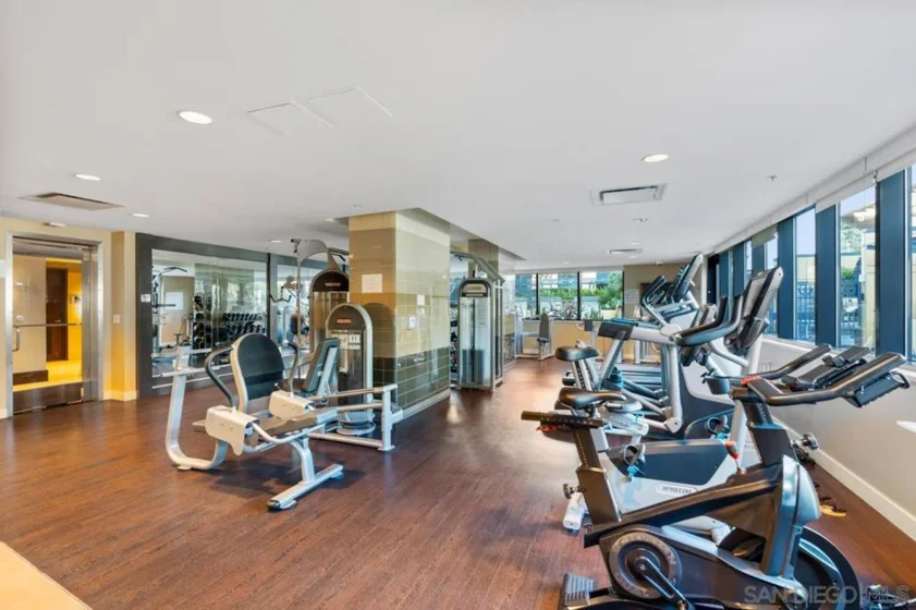 1325 Pacific Hwy #706 photo 70